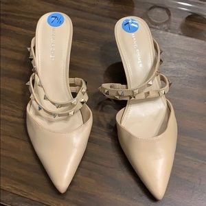 📌 Marc Fisher Studded Kitten Heel